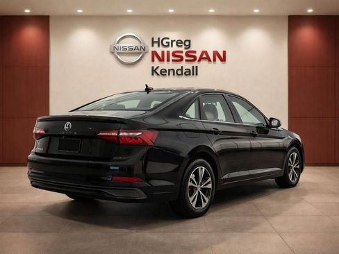 Used 2025 Volkswagen Jetta S image 4