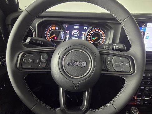 Used 2026 Jeep Wrangler Unlimited Rubicon AWD/4WD image 14