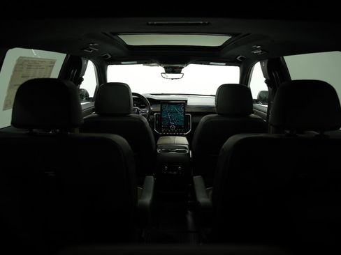 New 2026 GMC Acadia Denali Ultimate w/ LPO, Floor Liner Package image 14