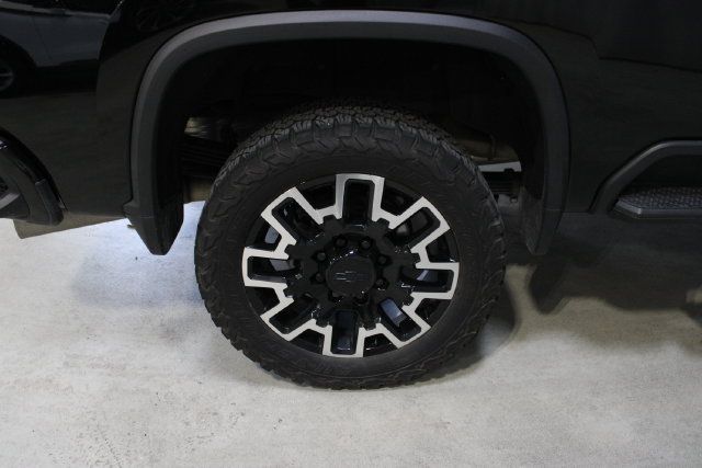 Used 2025 Chevrolet Silverado 2500 High Country AWD/4WD image 35