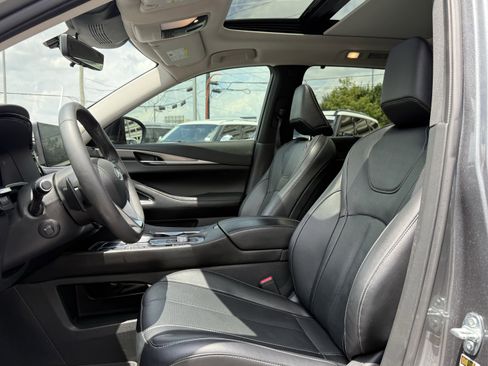 Certified 2024 INFINITI QX60 Luxe w/ Vision Package FWD image 2