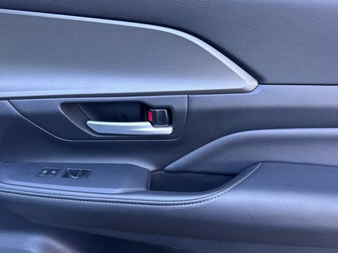 Certified 2025 Toyota Grand Highlander AWD image 23
