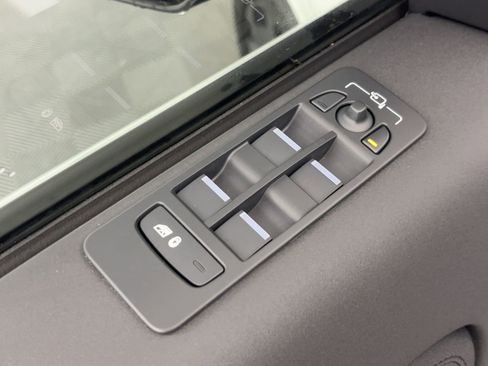 Certified 2024 Land Rover Discovery Sport S image 12