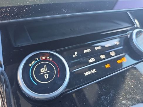 Used 2023 Land Rover Range Rover Sport SE Dynamic image 36