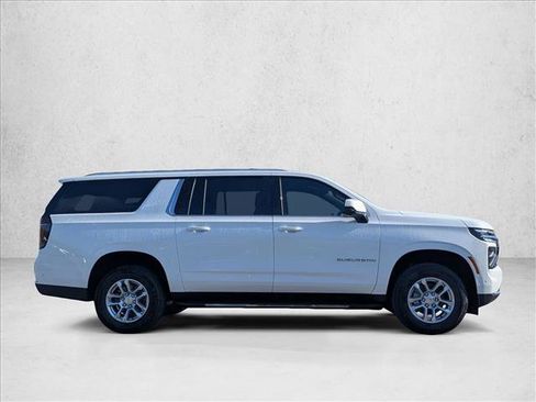 New 2026 Chevrolet Suburban LS image 4