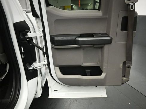 Certified 2018 Ford F150 XLT w/ Equipment Group 302A Luxury image 22