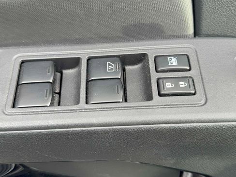 Used 2023 Nissan Frontier SV w/ Midnight Edition Package image 14