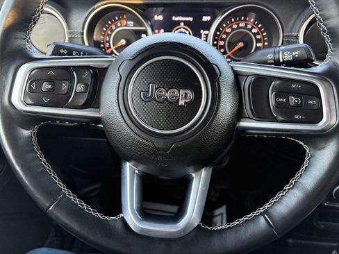 Used 2021 Jeep Gladiator Overland w/ Popular Equipment Package image 17