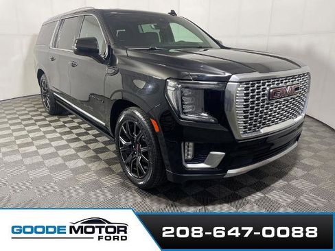 Used 2023 GMC Yukon XL Denali w/ Denali Reserve Package image 2