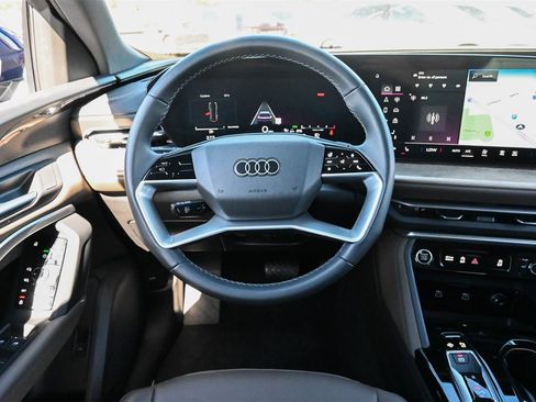 Certified 2025 Audi Q5 Premium w/ Convenience Package image 6