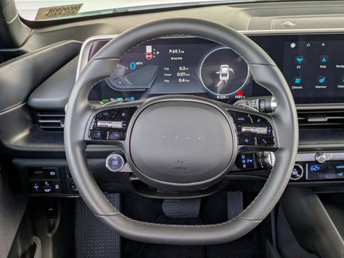 Certified 2025 Hyundai Ioniq 6 SE RWD image 24