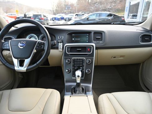 Used 2013 Volvo S60 T5 image 2