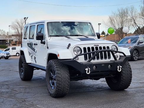 Used 2015 Jeep Wrangler Unlimited Sahara AWD/4WD image 6