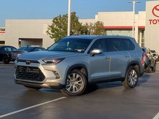 Used 2024 Toyota Grand Highlander Limited video 2