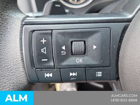Used 2024 Nissan Rogue SV AWD/4WD image 18