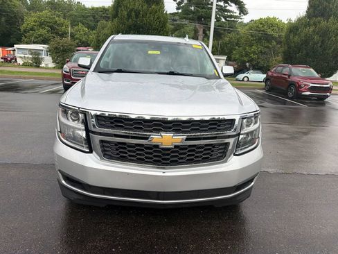 Used 2018 Chevrolet Suburban LT AWD/4WD image 8