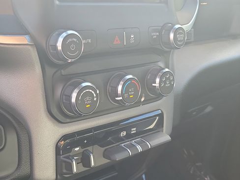 Used 2024 RAM 2500 Big Horn image 33