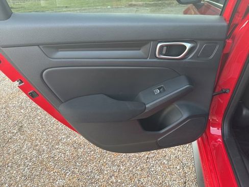 Used 2023 Honda Civic Sport image 11