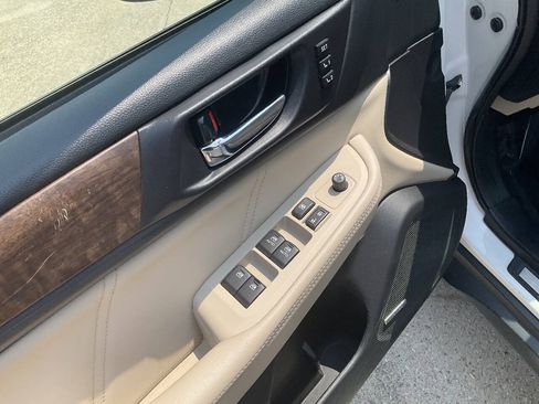 Used 2018 Subaru Outback 3.6R Limited AWD/4WD image 11