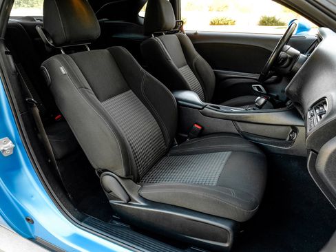 Used 2023 Dodge Challenger SXT w/ Blacktop Package image 40