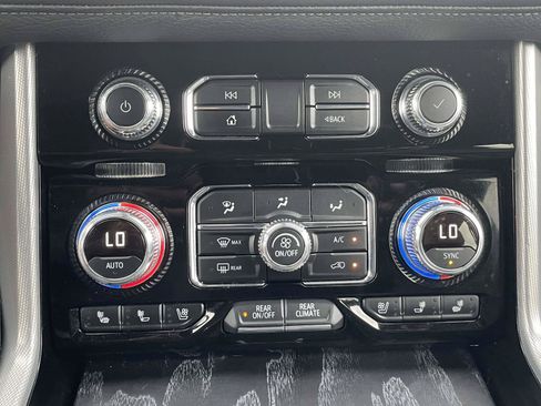 Used 2021 GMC Yukon Denali AWD/4WD image 31