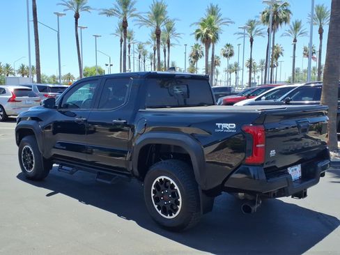 Certified 2024 Toyota Tacoma TRD Off-Road w/ TRD Off Road Upgrade Package AWD/4WD image 6