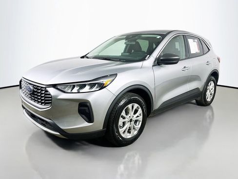 Used 2023 Ford Escape Active AWD/4WD image 3