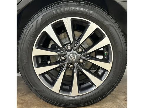 Used 2016 Nissan Altima 2.5 SL w/ 2.5 Technology Package FWD image 11