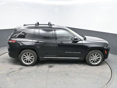 Used 2023 Jeep Grand Cherokee Summit AWD/4WD image 35