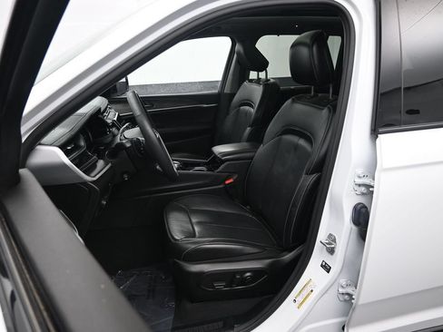 Used 2022 Jeep Grand Cherokee Limited 4xe w/ Luxury Tech Group II AWD/4WD image 20