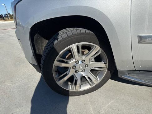 Used 2017 Cadillac Escalade Luxury image 5