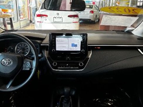 Used 2022 Toyota Corolla LE FWD image 31