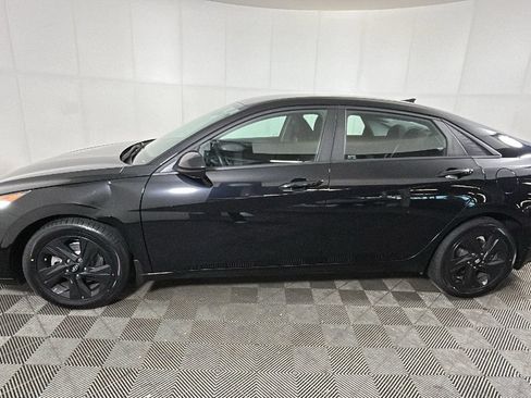 Used 2022 Hyundai Elantra SEL FWD image 6