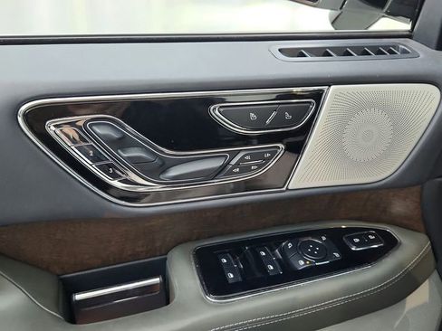 Used 2023 Lincoln Navigator L Black Label image 17
