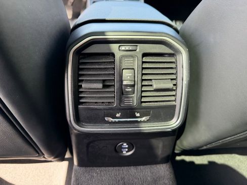 Used 2024 Porsche Macan image 24