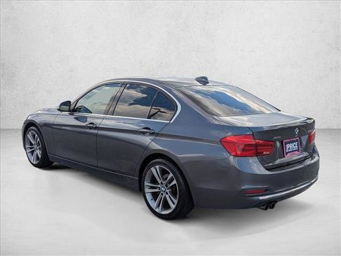 Used 2017 BMW 330i xDrive Sedan AWD/4WD image 7