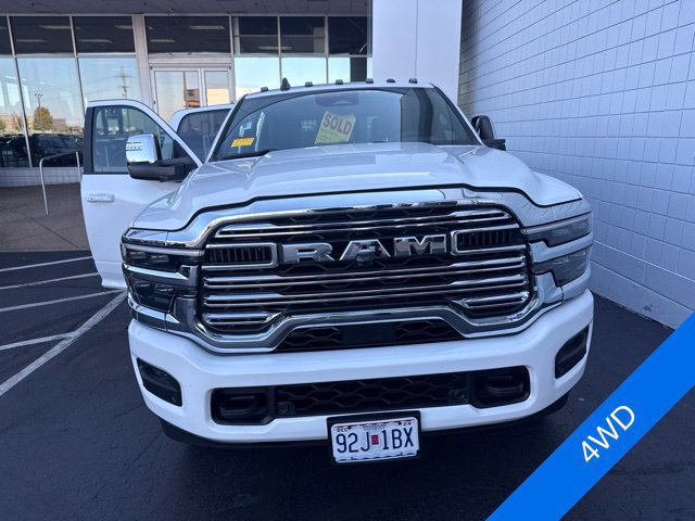 Used 2026 RAM 2500 Laramie AWD/4WD image 2