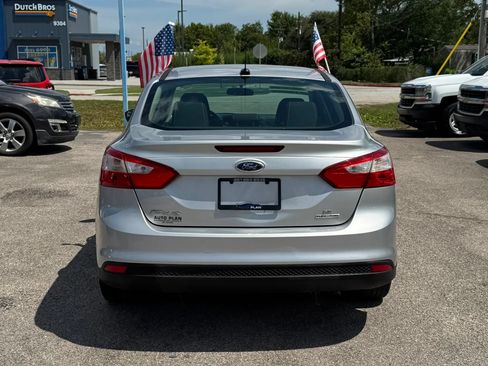 Used 2012 Ford Focus SE FWD image 7