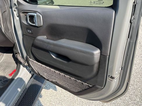 Used 2021 Jeep Wrangler Unlimited Sahara AWD/4WD image 14