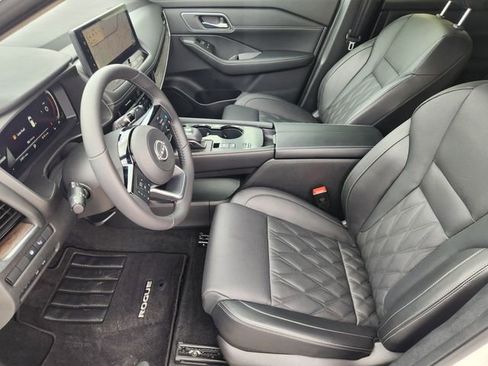 Used 2024 Nissan Rogue Platinum w/ Platinum Premium Package FWD image 10