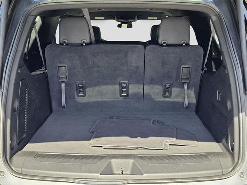 Used 2024 GMC Yukon XL SLT image 12