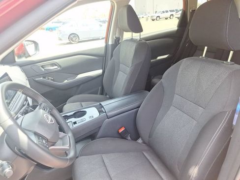 Certified 2026 Nissan Rogue SV FWD image 10