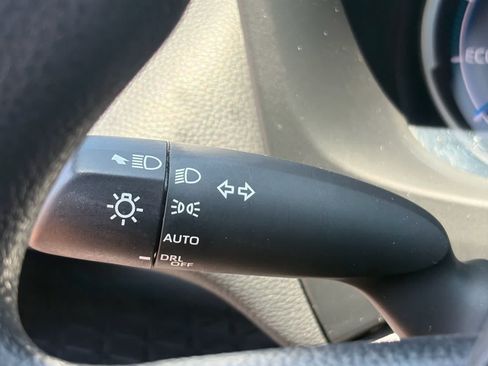 Used 2024 Toyota RAV4 XLE AWD/4WD image 17
