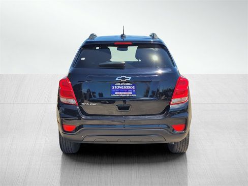 Used 2022 Chevrolet Trax LT w/ Midnight Edition image 5