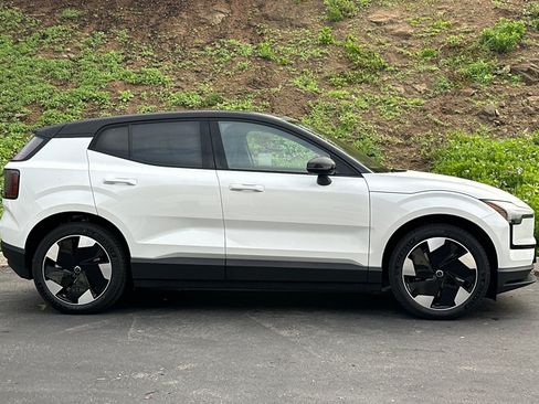 New 2026 Volvo EX30 Plus AWD/4WD image 3