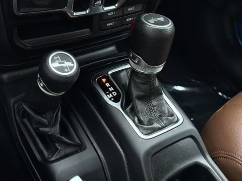 Used 2022 Jeep Wrangler Unlimited Sport AWD/4WD image 29