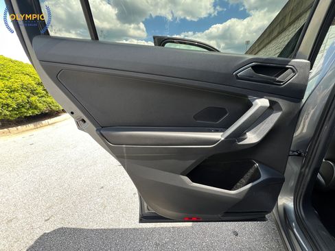 Used 2018 Volkswagen Tiguan SE FWD image 48