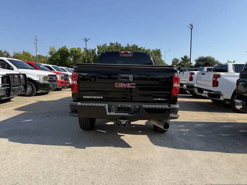 Used 2018 GMC Sierra 2500 Denali w/ Duramax Plus Package AWD/4WD image 40