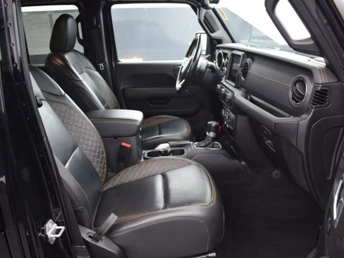 Used 2021 Jeep Wrangler Unlimited Sahara image 10