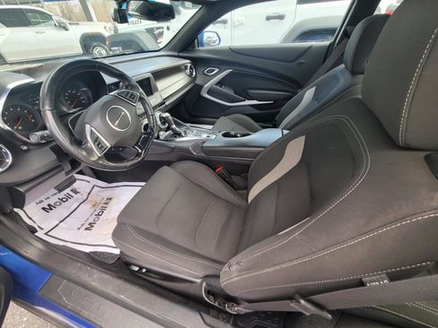 Used 2021 Chevrolet Camaro LT w/ RS Package image 8